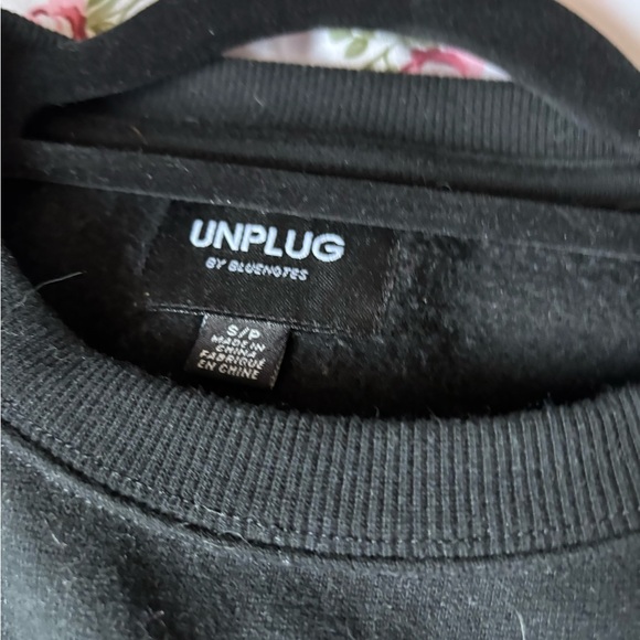 2/35$🍓⭐️ Ardene Black Graphic Sweatshirt - Picture 2 of 2